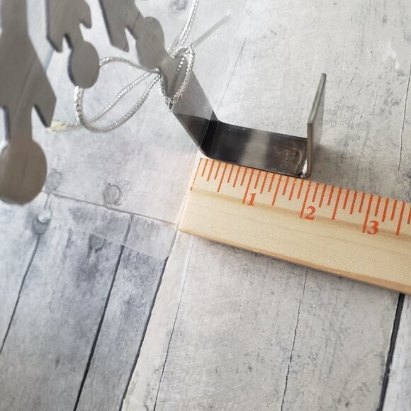 NWOT - Silver Metal Snowflake Wreath Hanger - Picture 3 of 4